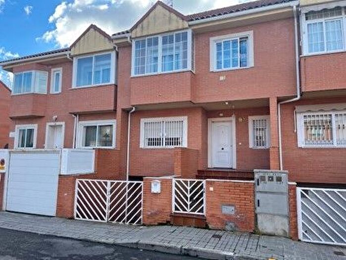 Casas en venta y pisos alquiler - 1
