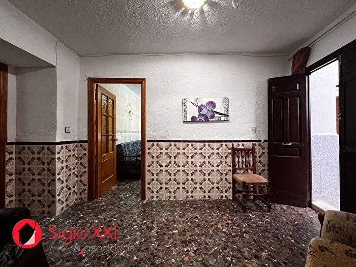 Casas en venta y pisos alquiler - 3