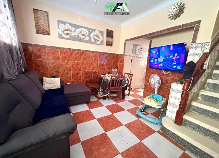 Casas en venta y pisos alquiler - 1
