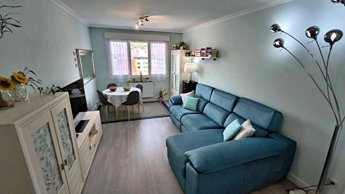 Casas en venta y pisos alquiler - 2