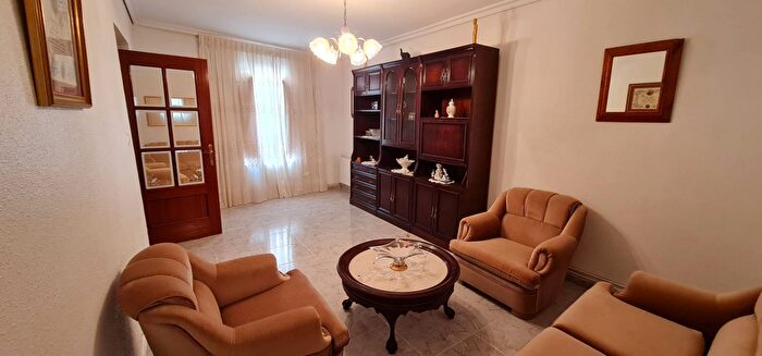 Casas en venta y pisos alquiler - 2