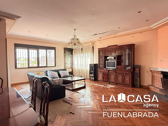 Casas en venta y pisos alquiler - 3