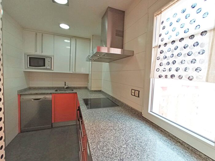 Casas en venta y pisos alquiler - 2