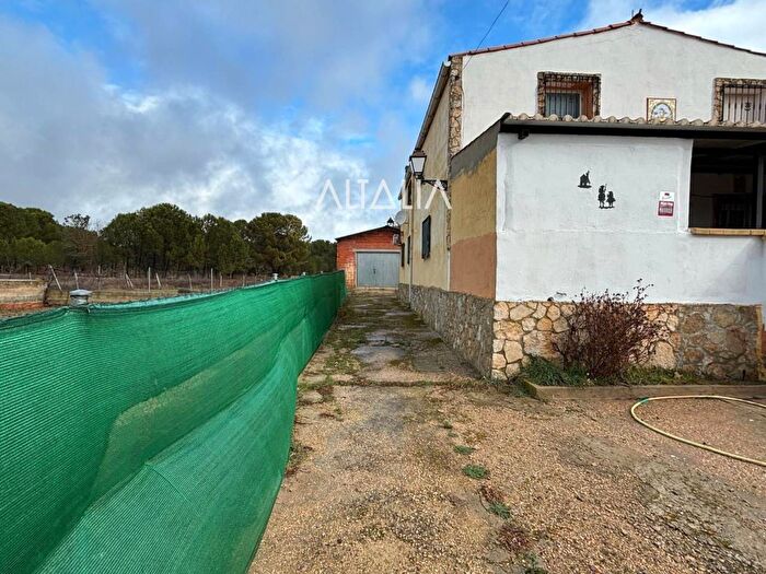 Casas en venta y pisos alquiler - 2