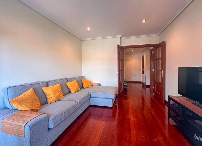 Casas en venta y pisos alquiler - 2