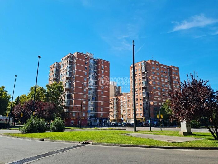 Casas en venta y pisos alquiler - 1
