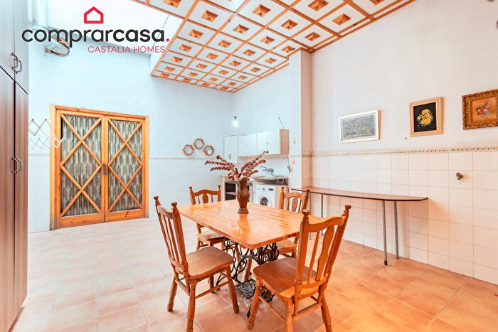 Casas en venta y pisos alquiler - 2