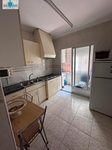Casas en venta y pisos alquiler - 3