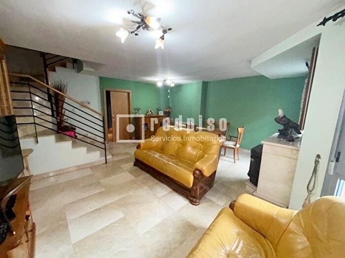 Casas en venta y pisos alquiler - 3