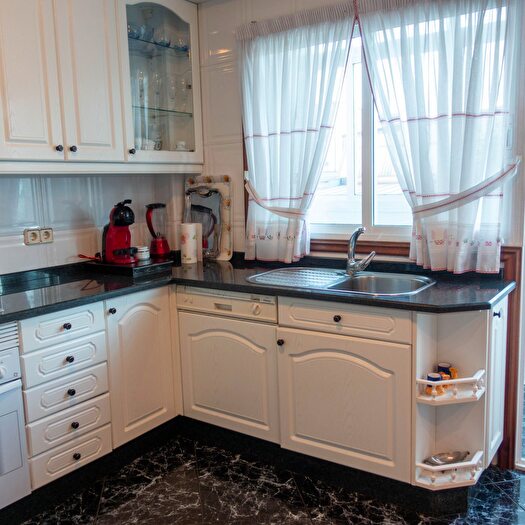 Casas en venta y pisos alquiler - 1