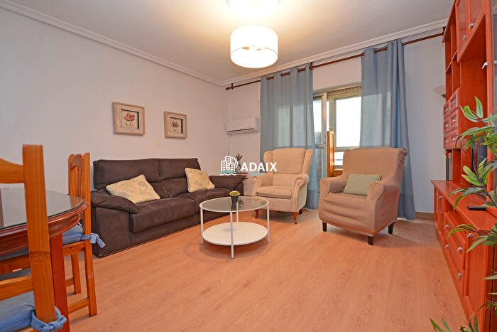 Casas en venta y pisos alquiler - 1