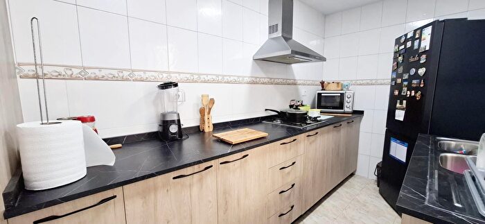 Casas en venta y pisos alquiler - 1