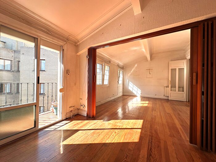 Casas en venta y pisos alquiler - 3