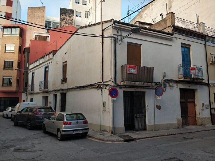Casas en venta y pisos alquiler - 1