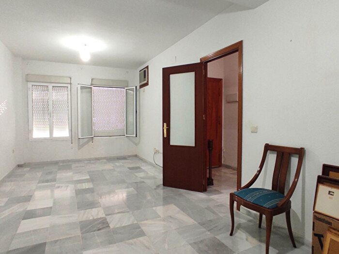 Casa en venta en Utrera Ciudad, Salesianos de 4 habitaciones