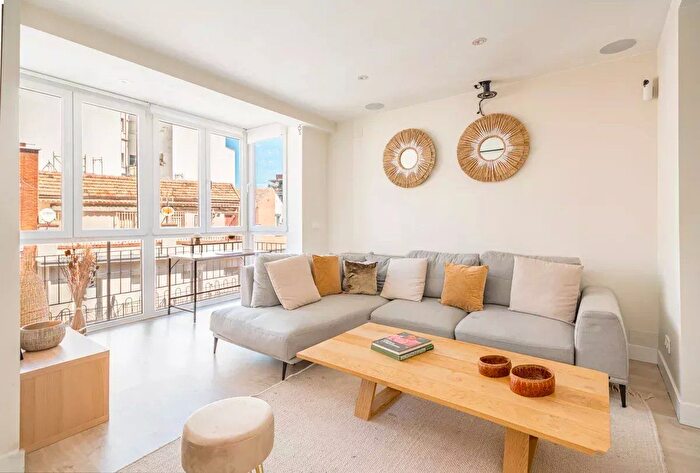 Casas en venta y pisos alquiler - 1