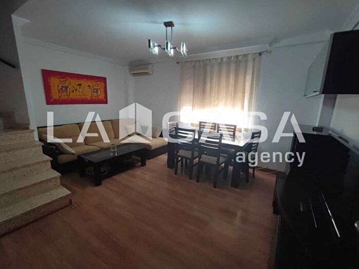 Casas en venta y pisos alquiler - 1