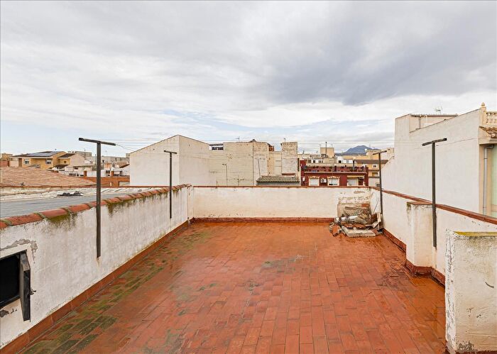Casas en venta y pisos alquiler - 1