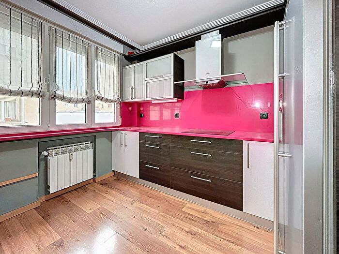 Casas en venta y pisos alquiler - 2