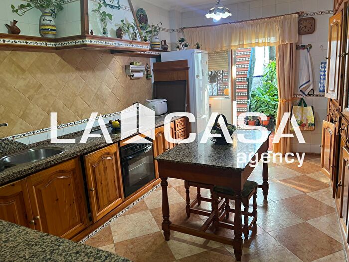 Casas en venta y pisos alquiler - 1