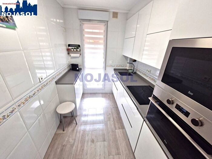 Casas en venta y pisos alquiler - 3