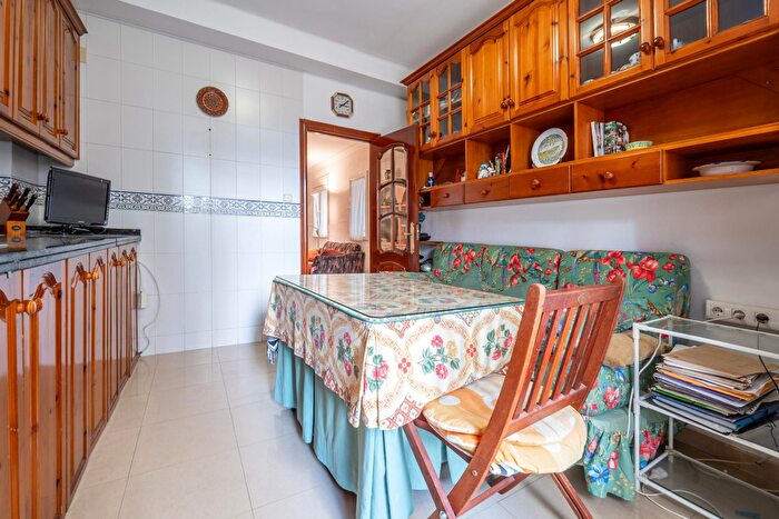 Casas en venta y pisos alquiler - 3
