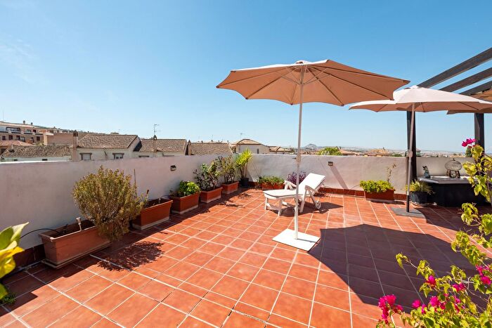 Casas en venta y pisos alquiler - 1