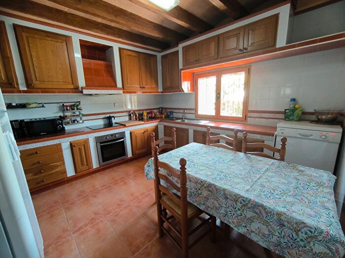 Casas en venta y pisos alquiler - 3
