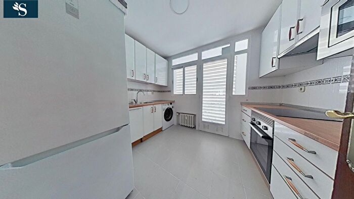 Casas en venta y pisos alquiler - 3
