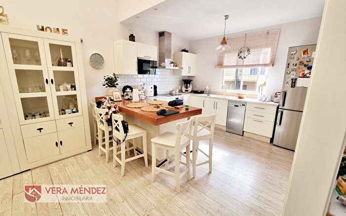 Casas en venta y pisos alquiler - 3