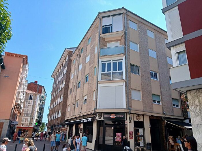 Casas en venta y pisos alquiler - 1
