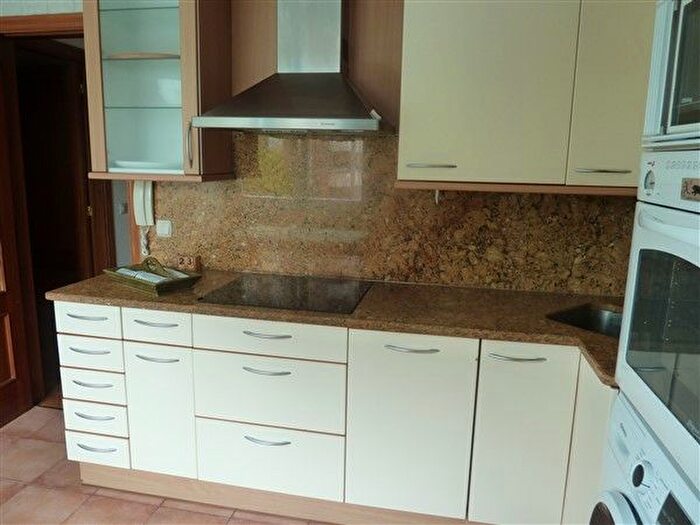 Casas en venta y pisos alquiler - 3