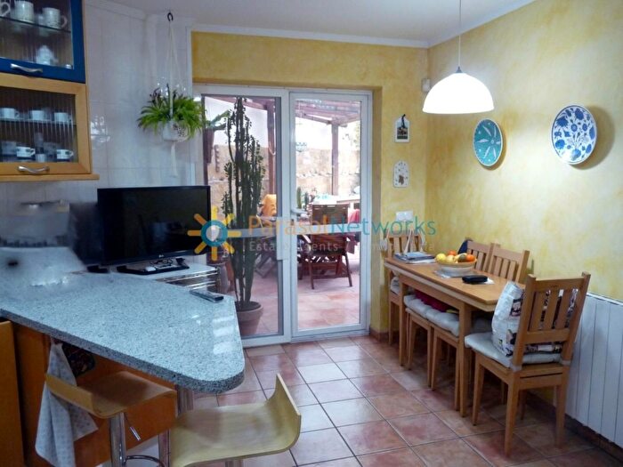 Casas en venta y pisos alquiler - 2