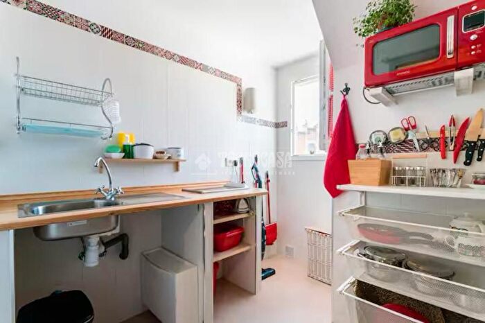 Casas en venta y pisos alquiler - 3