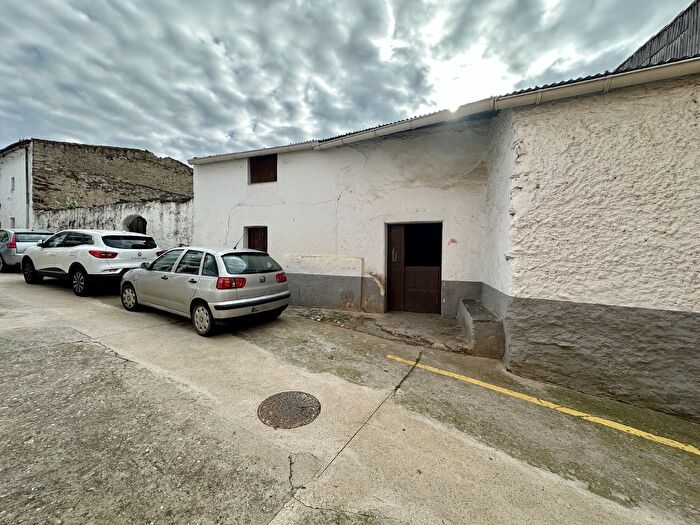 Casa en venta en Malpartida de Plasencia, Cáceres de 4 habitaciones