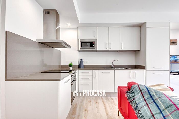 Casas en venta y pisos alquiler - 3