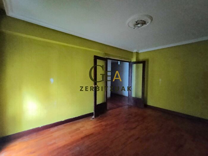 Casas en venta y pisos alquiler - 2