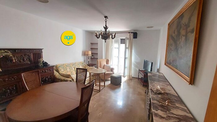 Casas en venta y pisos alquiler - 1
