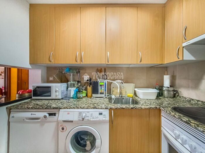 Casas en venta y pisos alquiler - 3