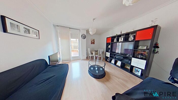 Casas en venta y pisos alquiler - 1