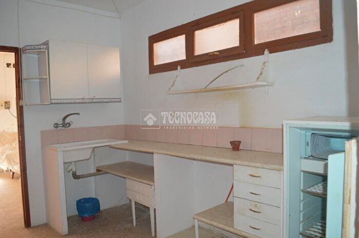 Casas en venta y pisos alquiler - 3