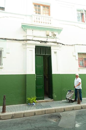 Casas en venta y pisos alquiler - 1