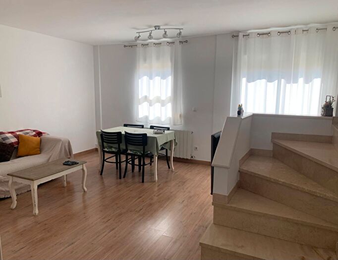 Casas en venta y pisos alquiler - 1