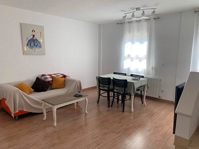 Casas en venta y pisos alquiler - 2