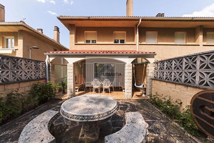 Casas en venta y pisos alquiler - 3