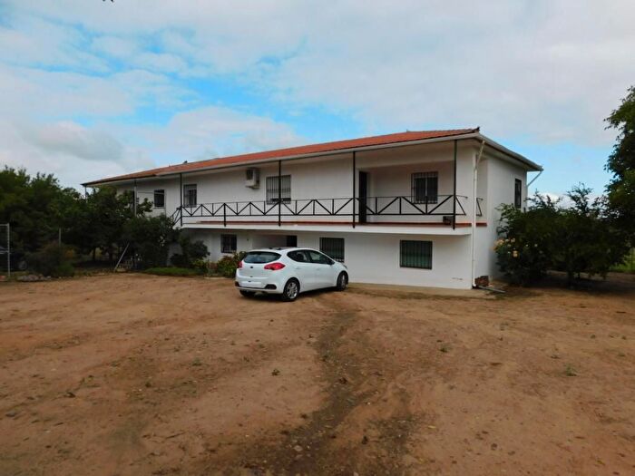 Casa en venta en Mengabril, Badajoz de 4 habitaciones