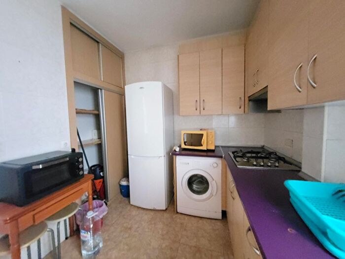 Casas en venta y pisos alquiler - 2