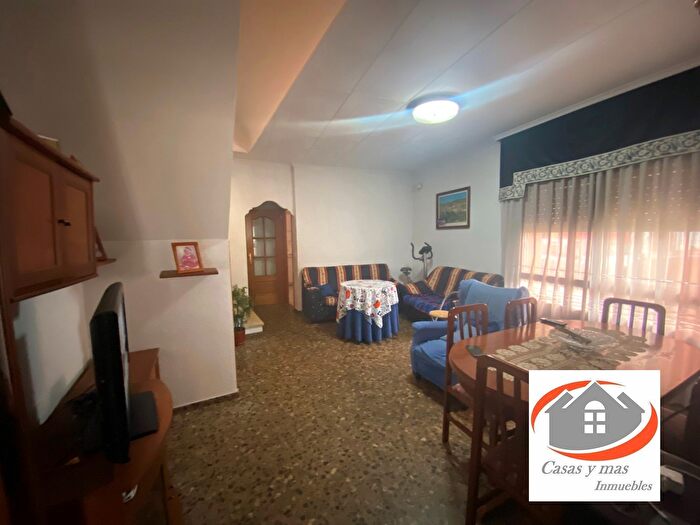 Casas en venta y pisos alquiler - 1