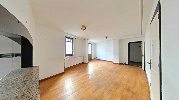 Casas en venta y pisos alquiler - 2