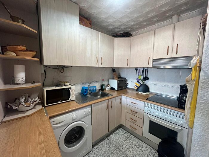 Casas en venta y pisos alquiler - 2